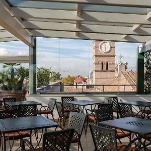 *** Alojamento de Acomodação e Pequeno-almoço Domus Sessoriana Itália
